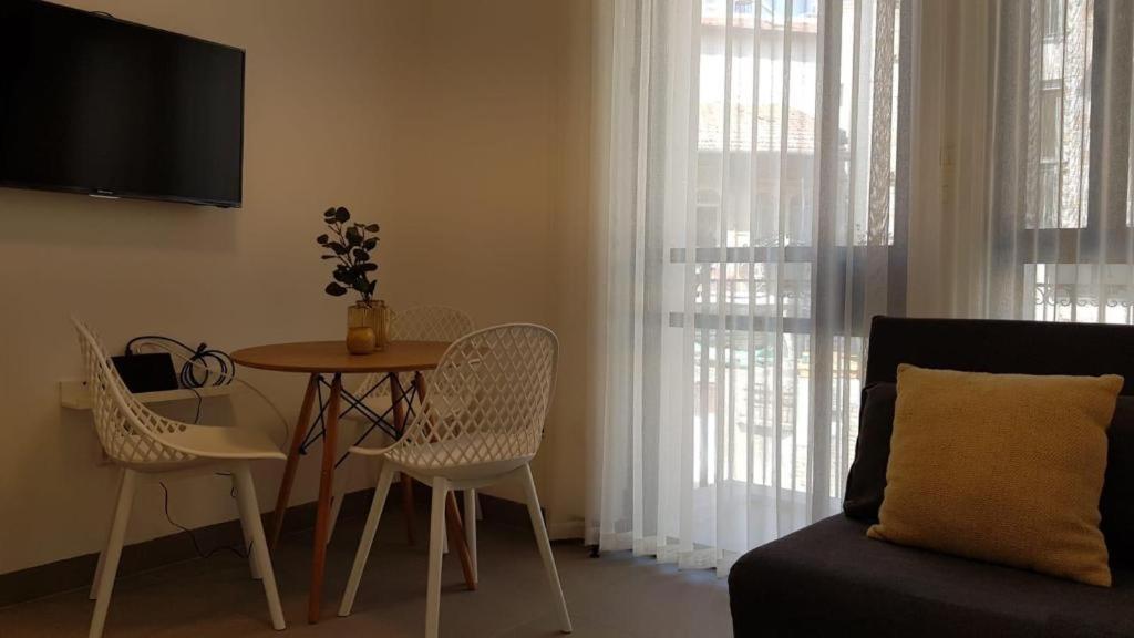 The Blue House Apartment Jerusalem Exterior photo