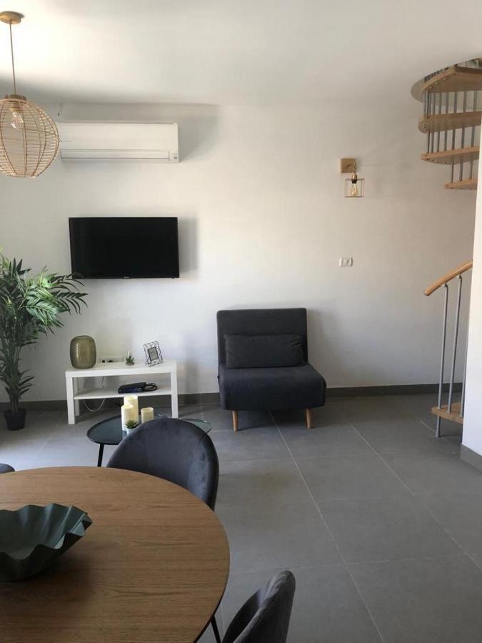 The Blue House Apartment Jerusalem Exterior photo