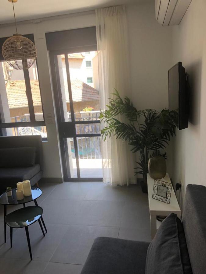 The Blue House Apartment Jerusalem Exterior photo